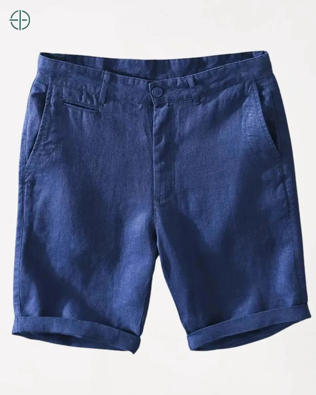 feita com linho premium, esta bermuda traz um design slim fit que garante estilo e liberdade de movimento.