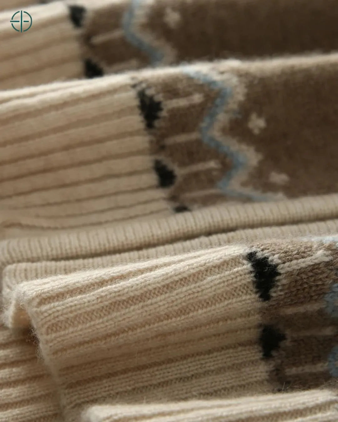 Cardiga_Geometrica_com_Ziper_100_Caxemira_