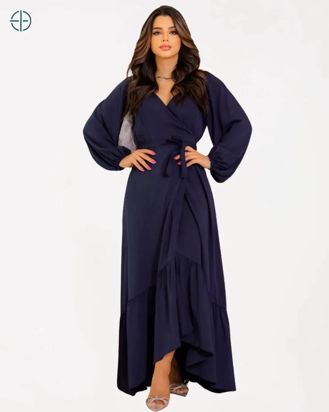 Close no decote transpassado que proporciona um visual sofisticado e alonga a silhueta