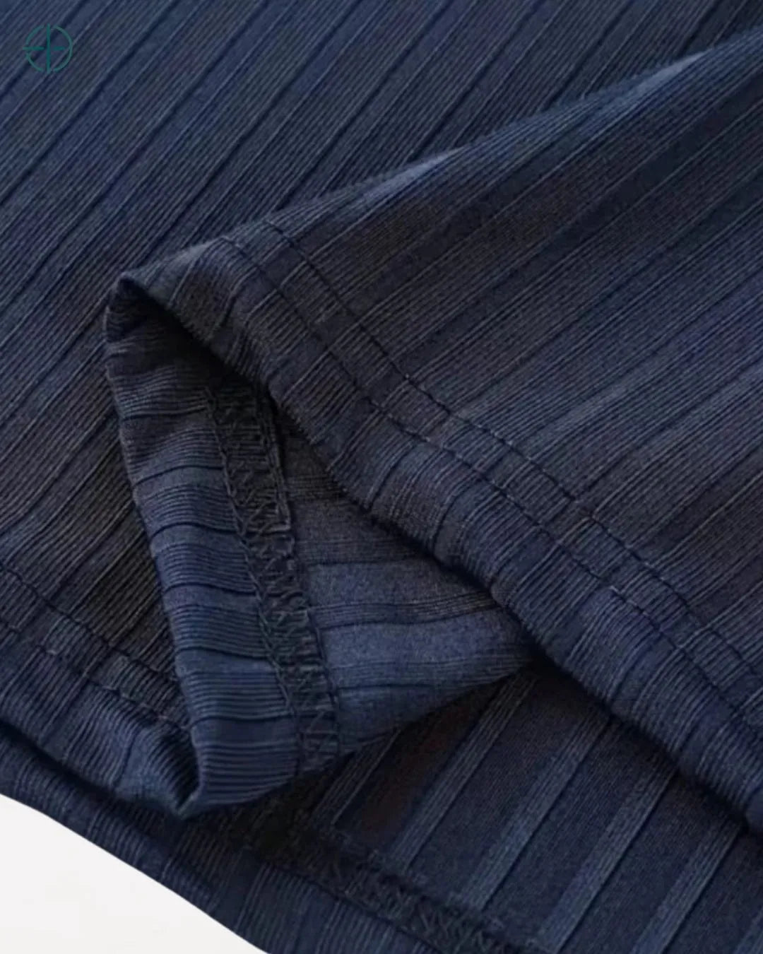 Detalhe marcante que reforça a estética old money masculina