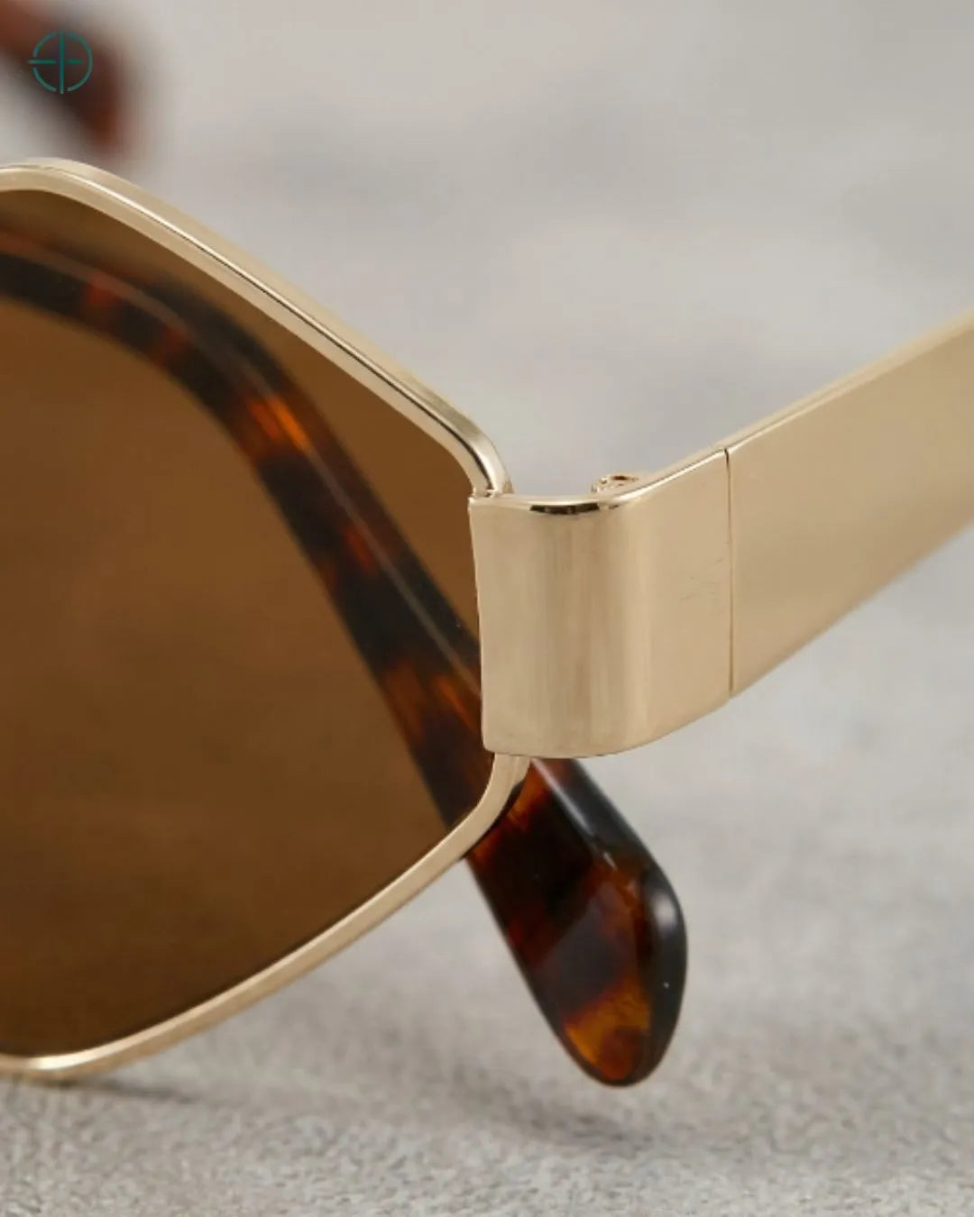 Oculos_Feminino_Esmeralda_Rest_Money_