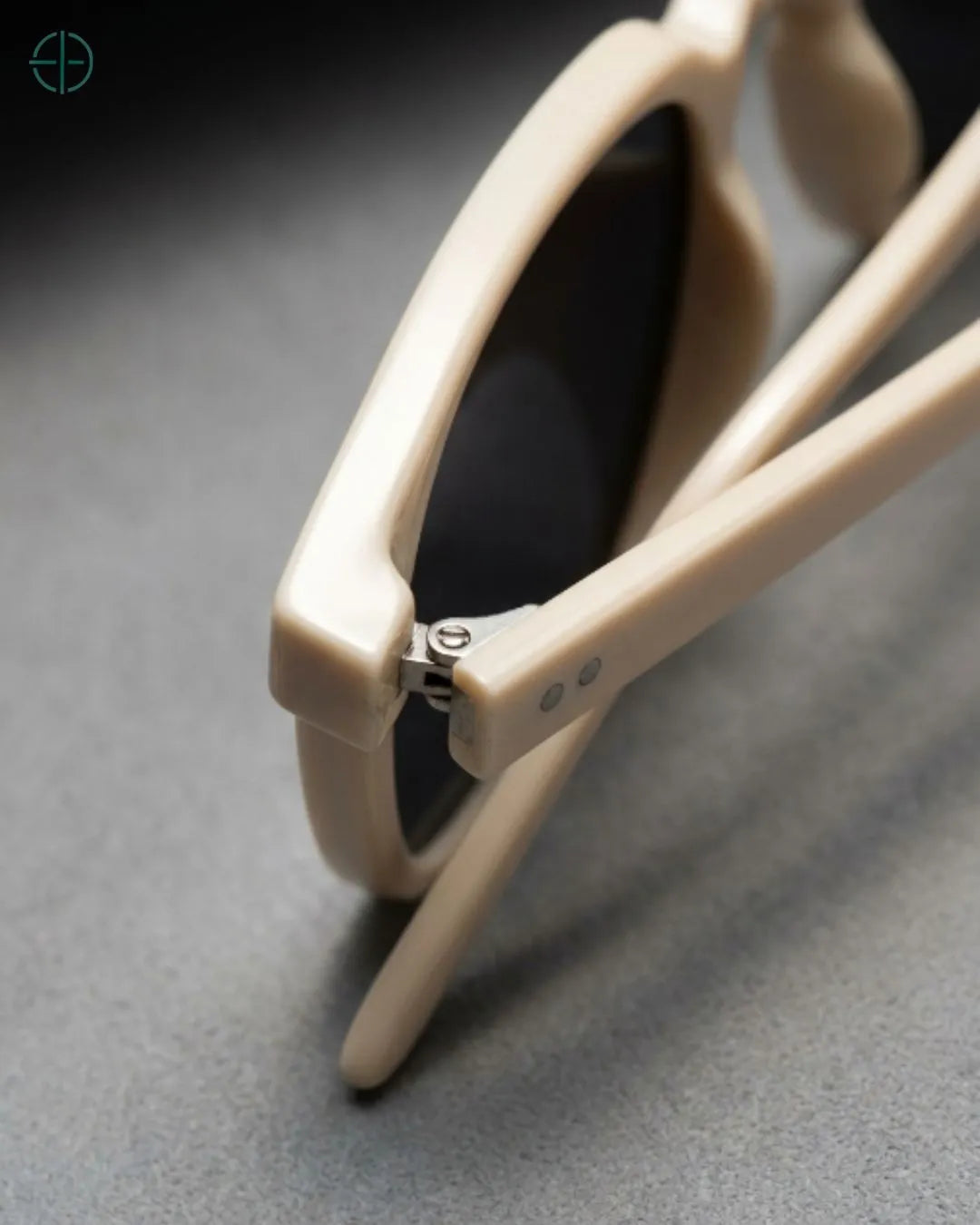 Oculos_Feminino_Maya_Rest_Money_