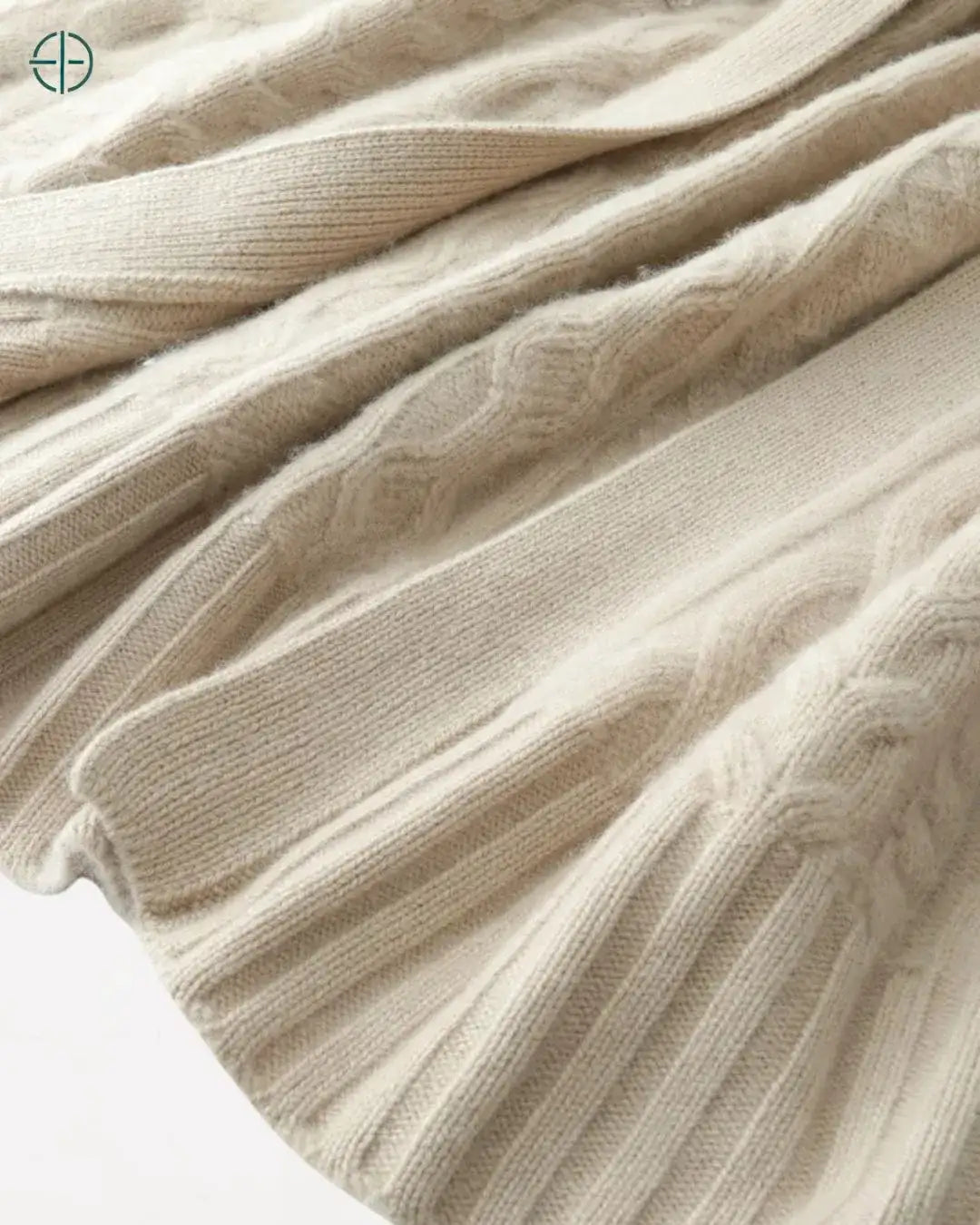 Sobretudo_Longo_Trancado_com_Capuz_100_Caxemira_