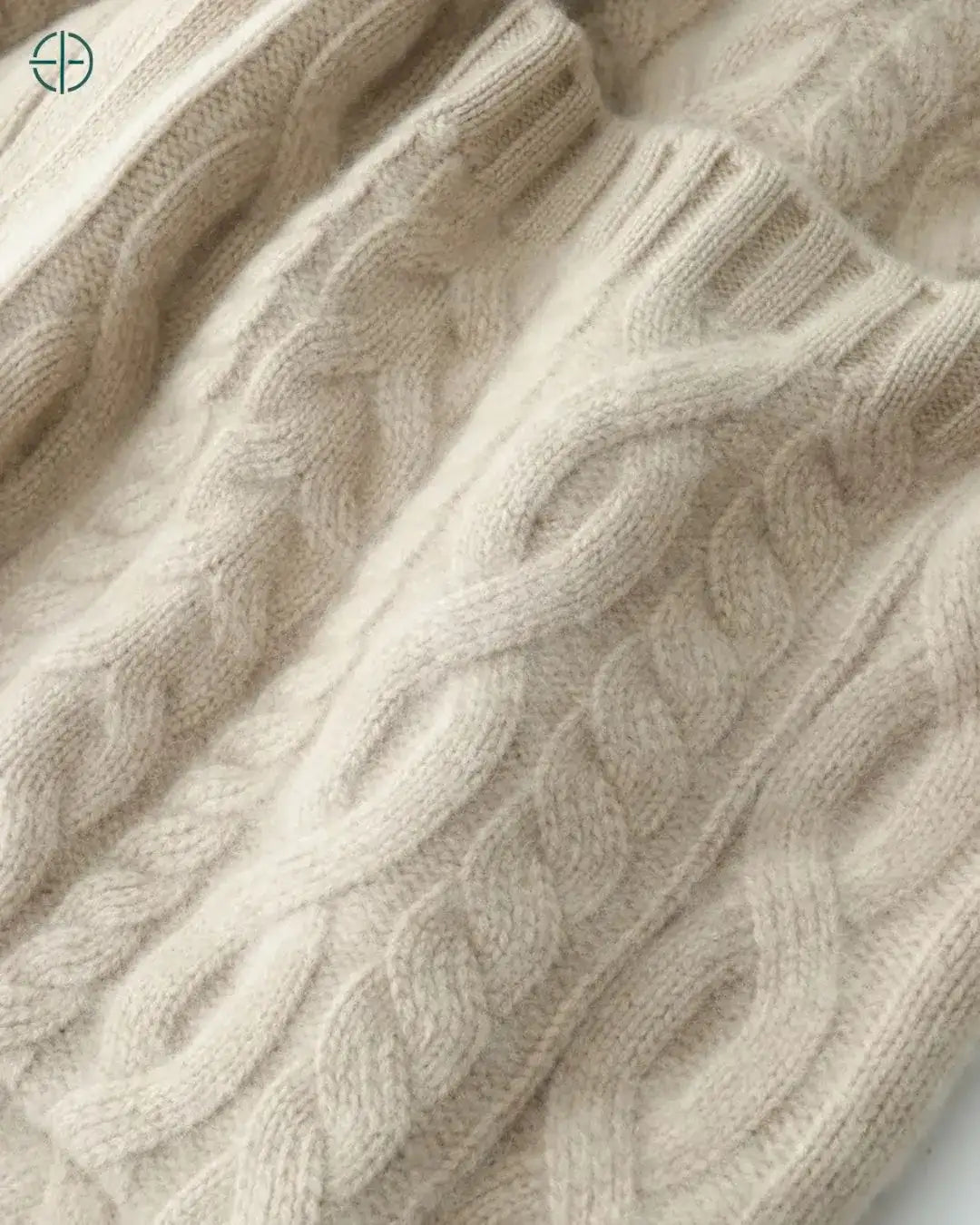 Sobretudo_Longo_Trancado_com_Capuz_100_Caxemira_