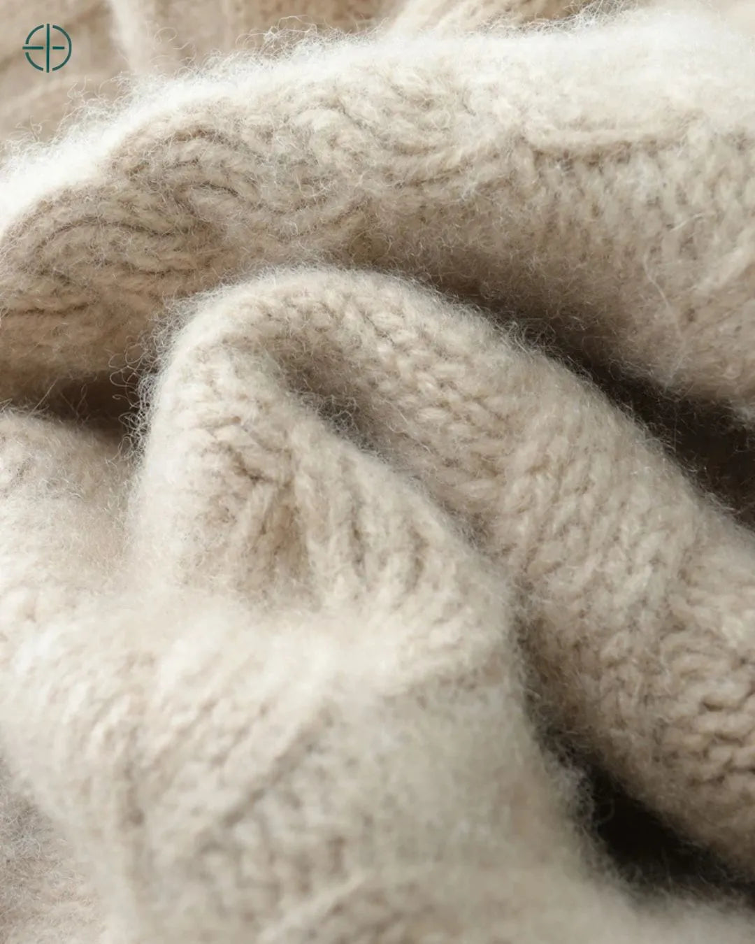 Sobretudo_Longo_Trancado_com_Capuz_100_Caxemira_