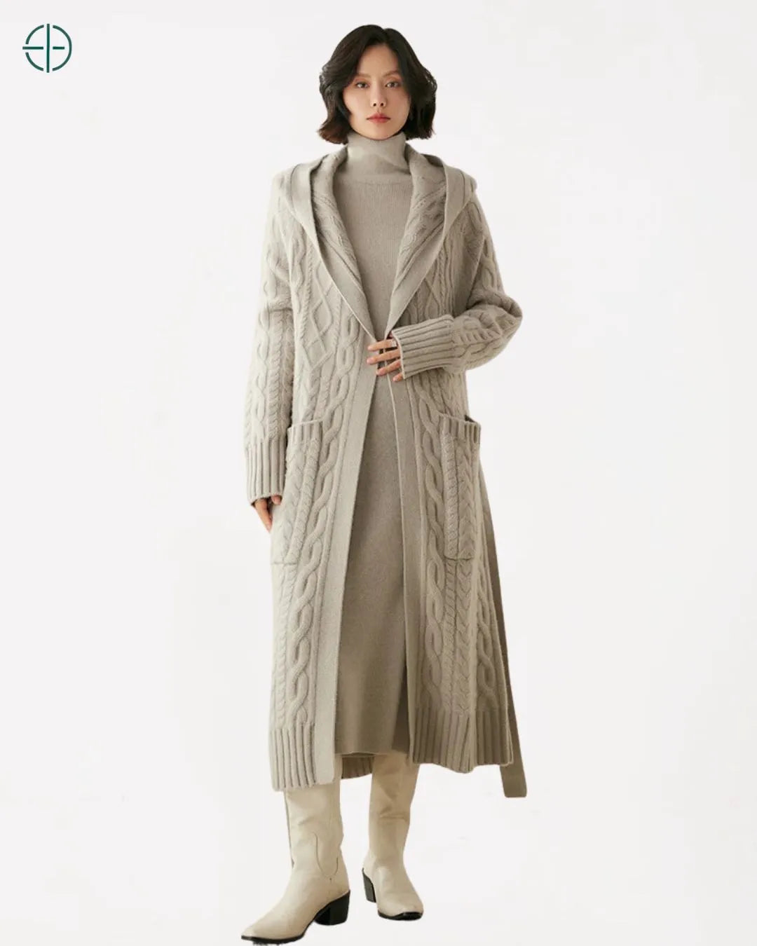 Sobretudo_Longo_Trancado_com_Capuz_100_Caxemira_