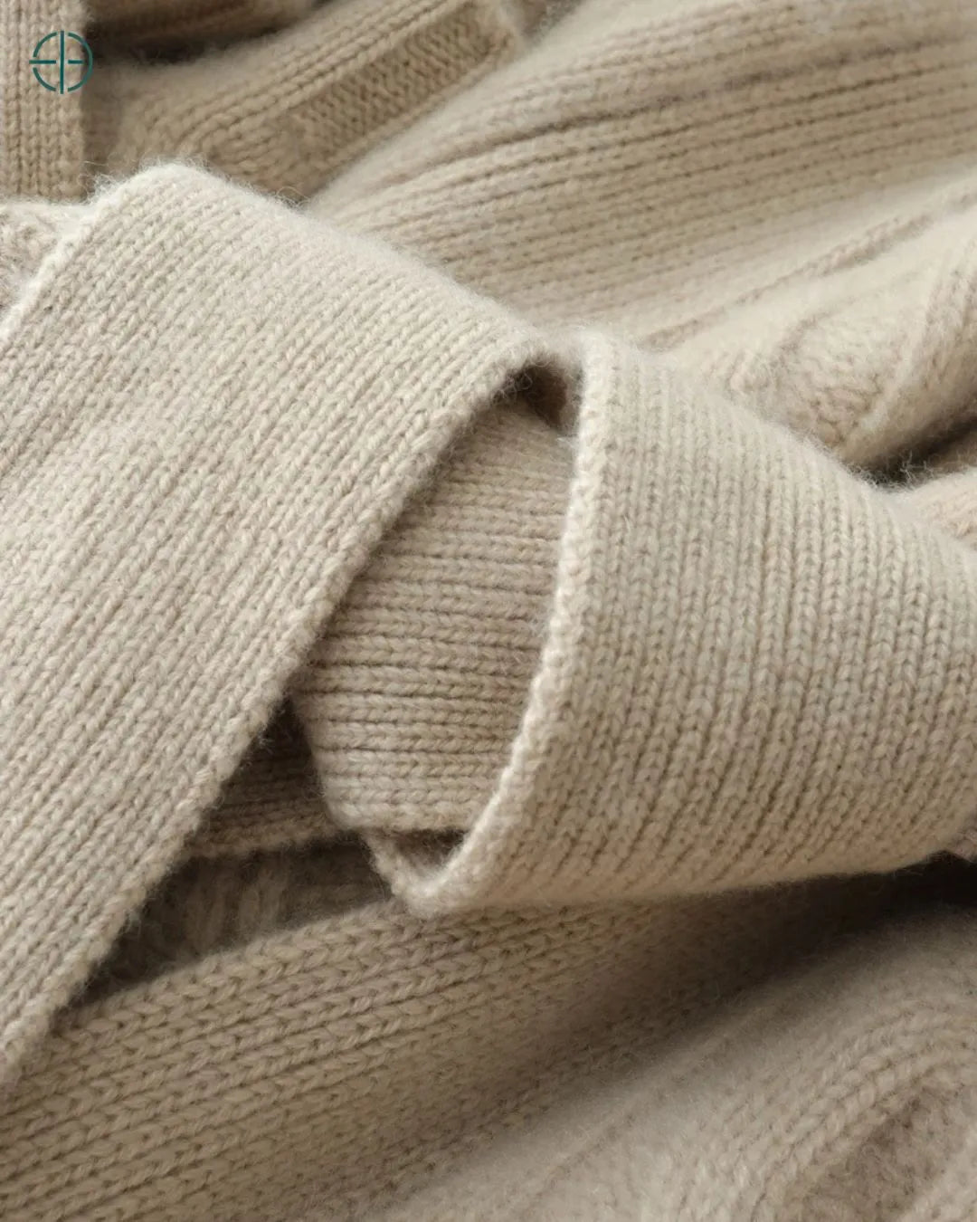 Sobretudo_Longo_Trancado_com_Capuz_100_Caxemira_