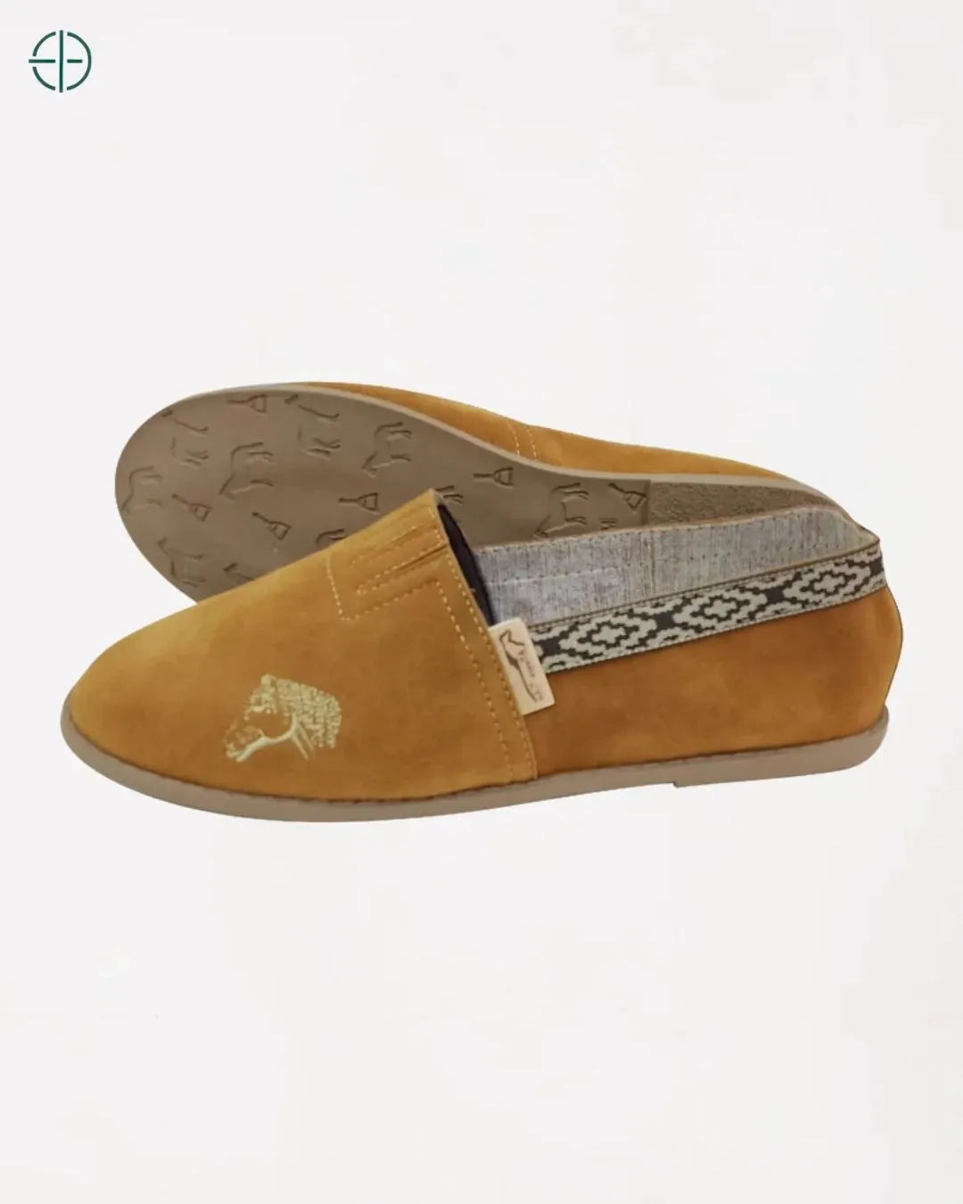 detalhe do bordado cavalo pampa na alpargata