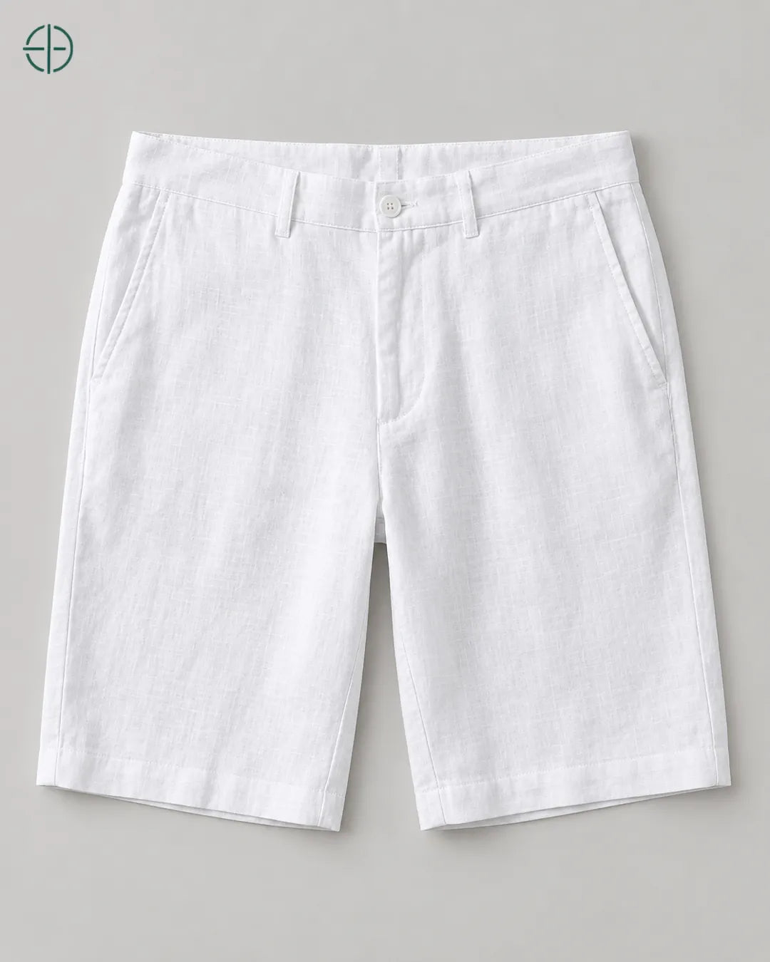 Bermuda 100% Linho Belga Masculina, cor Branco, bermuda estendida no chão, vista de frente. Fotografia de produto Rest Money.