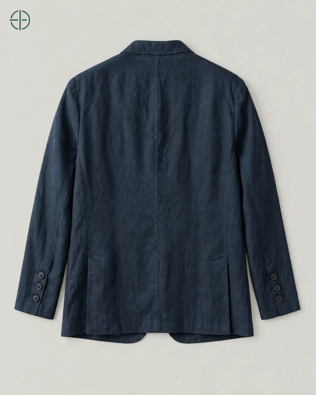 Blazer 100% Linho Belga, cor Azul Marinho, produto estendido no chão, câmera vertical, vista traseira. Fotografia de produto Rest Money.