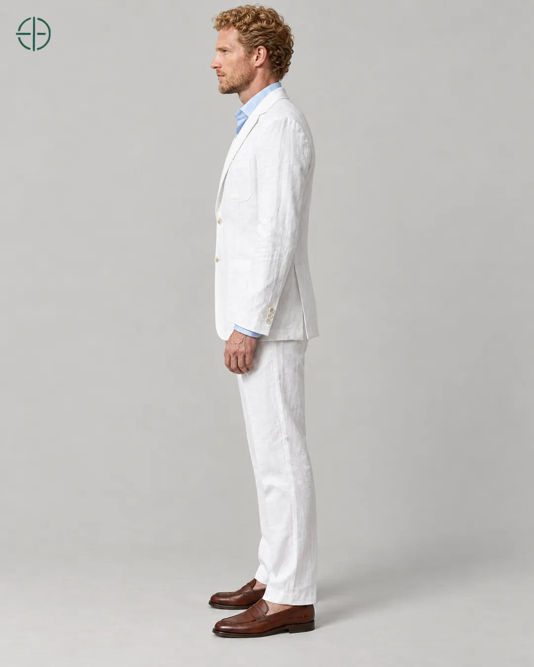 Blazer 100% Linho Belga, cor Branco, mesmo modelo e roupa de lado. Fotografia de produto Rest Money.
