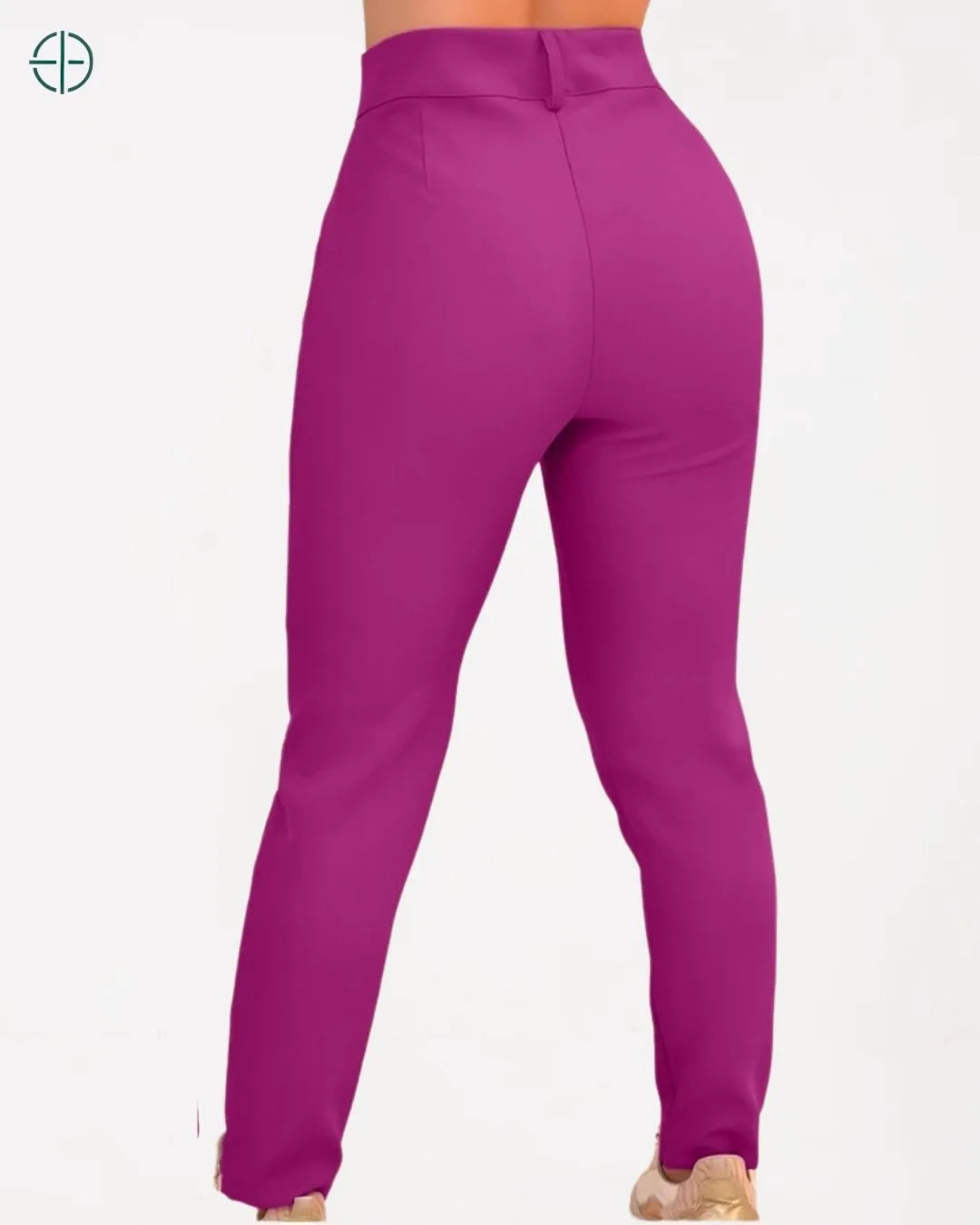 perfil lateral mostra o ajuste perfeito da calça no corpo