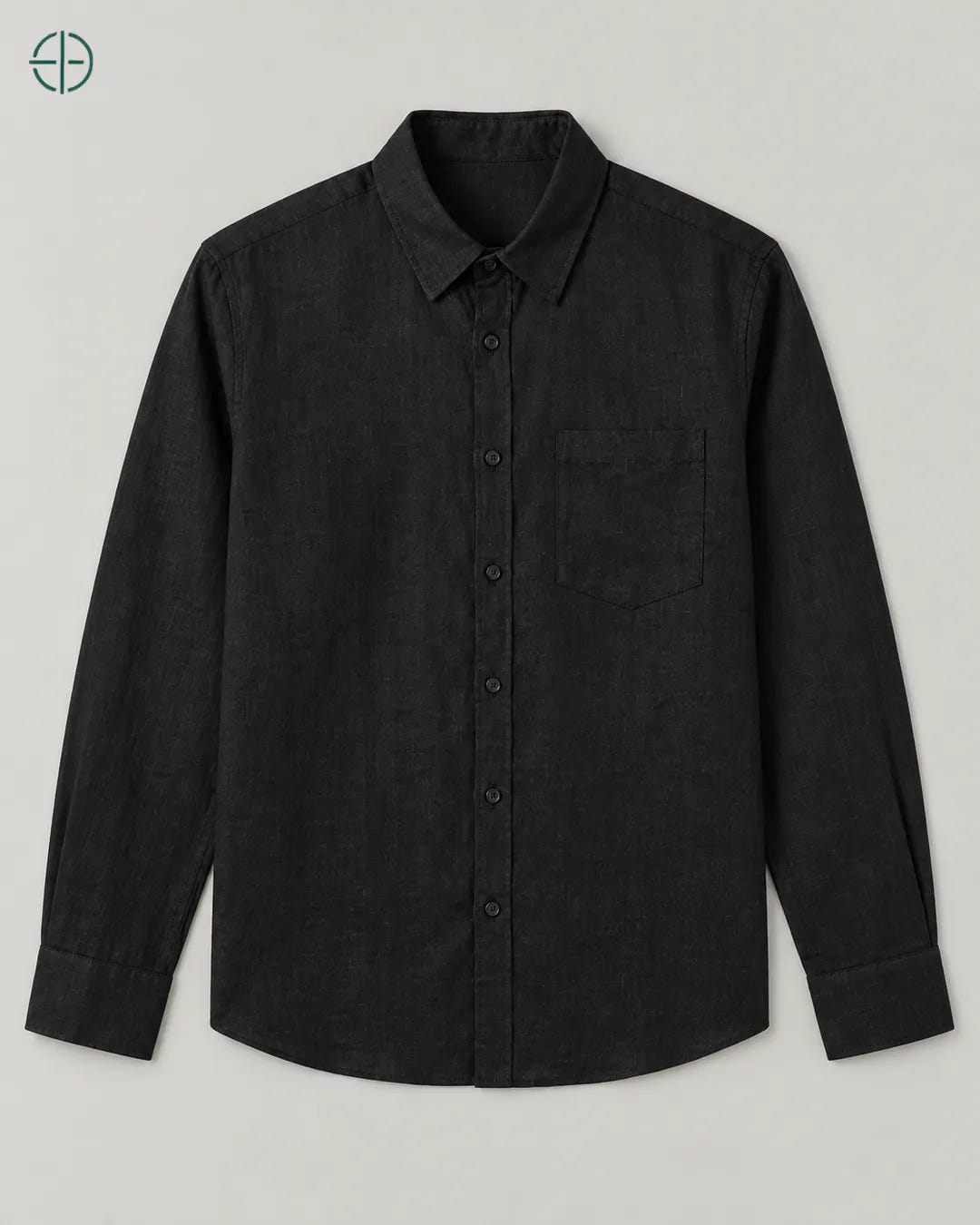 Camisa 100% Linho Belga Masculina, cor Preto, produto isolado de frente, em estúdio profissional com fundo cinza ostra.