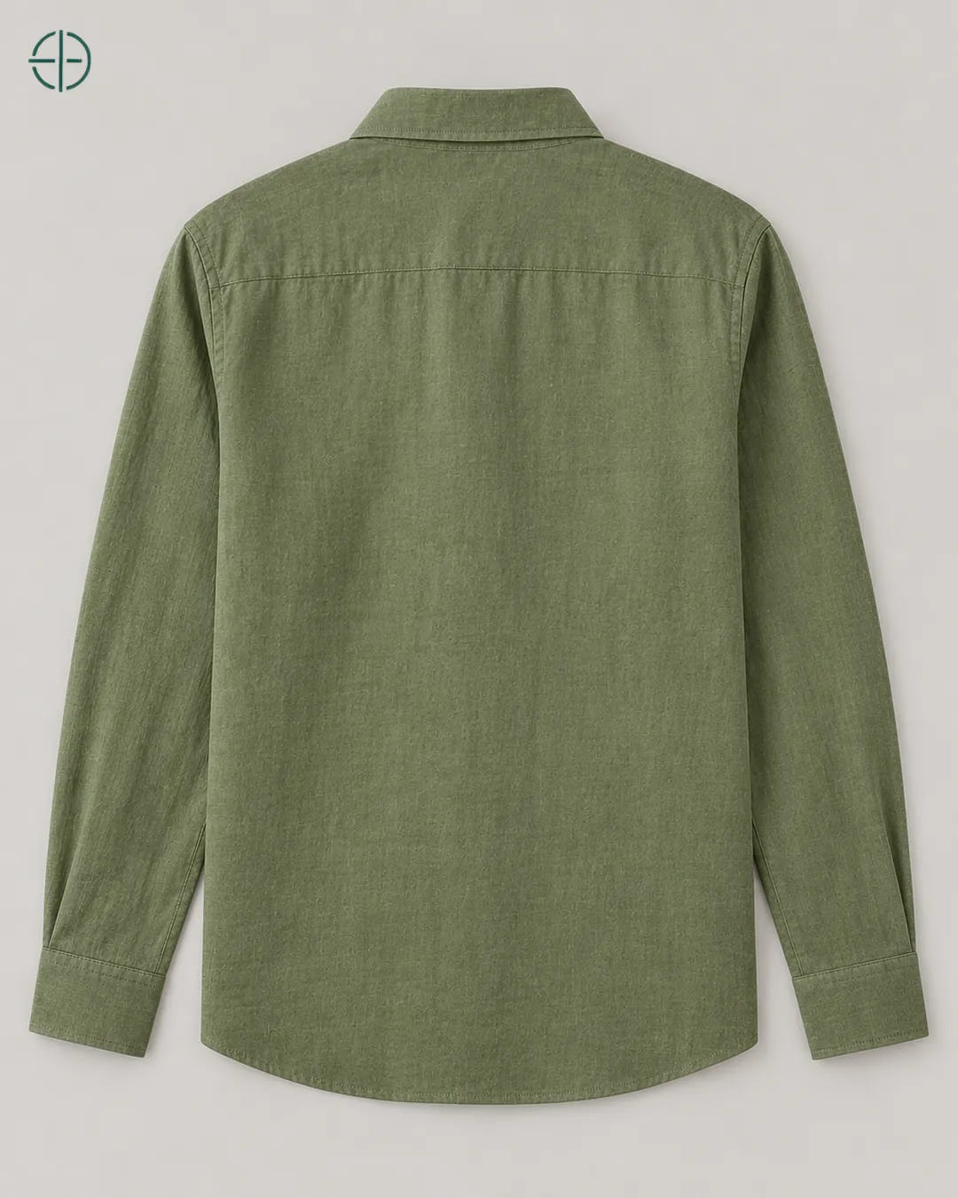Camisa 100% Linho Belga Masculina, cor Verde, produto estendido no chão, câmera vertical, vista traseira. Fotografia de produto Rest Money.