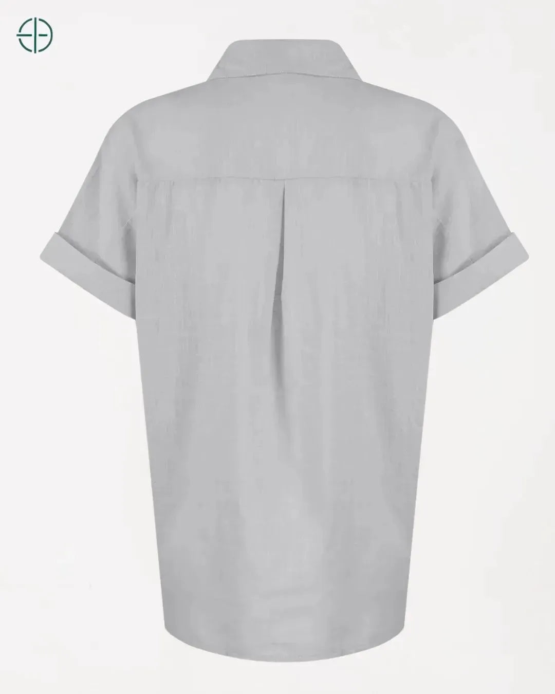 modelo usando camisa em ambiente de trabalho corporativo