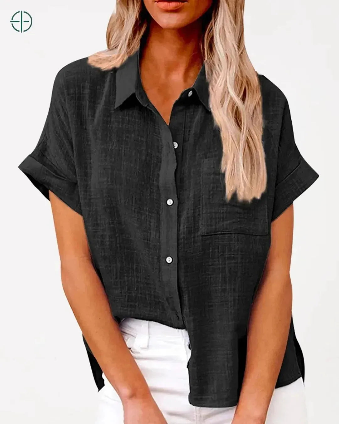 camisa feminina vista de frente com corte reto e elegante