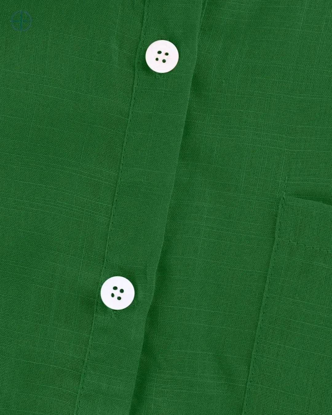 camisa feminina em tom nude compondo look monocromático