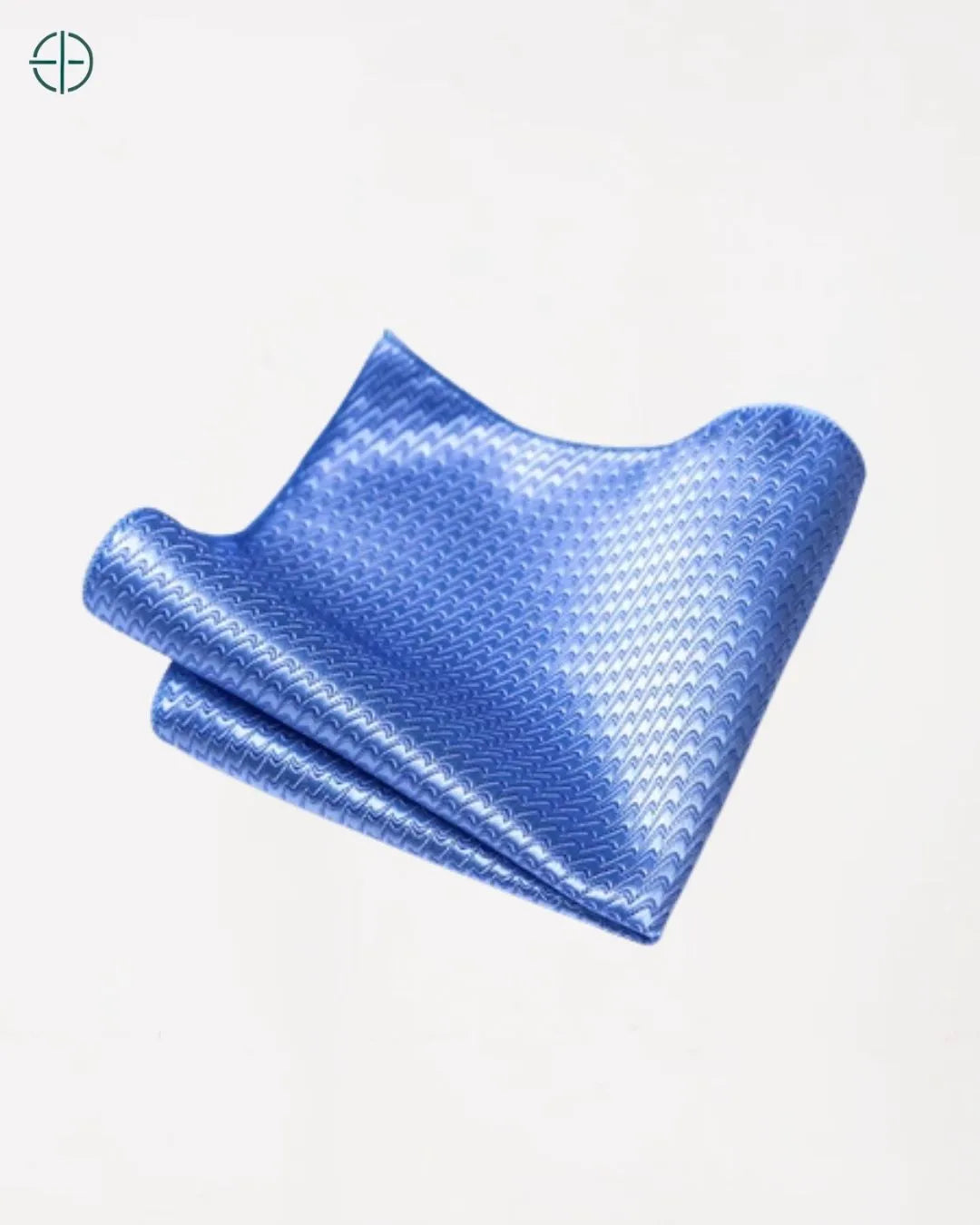 lenço de bolso com tecido brilhante e caimento perfeito