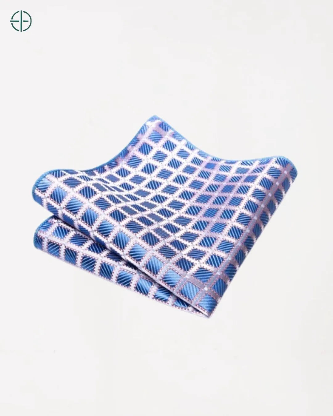 lenço de seda macio e elegante com acabamento delicado