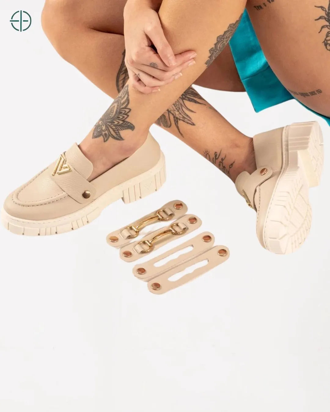 detalhe do couro legítimo do mocassim feminino