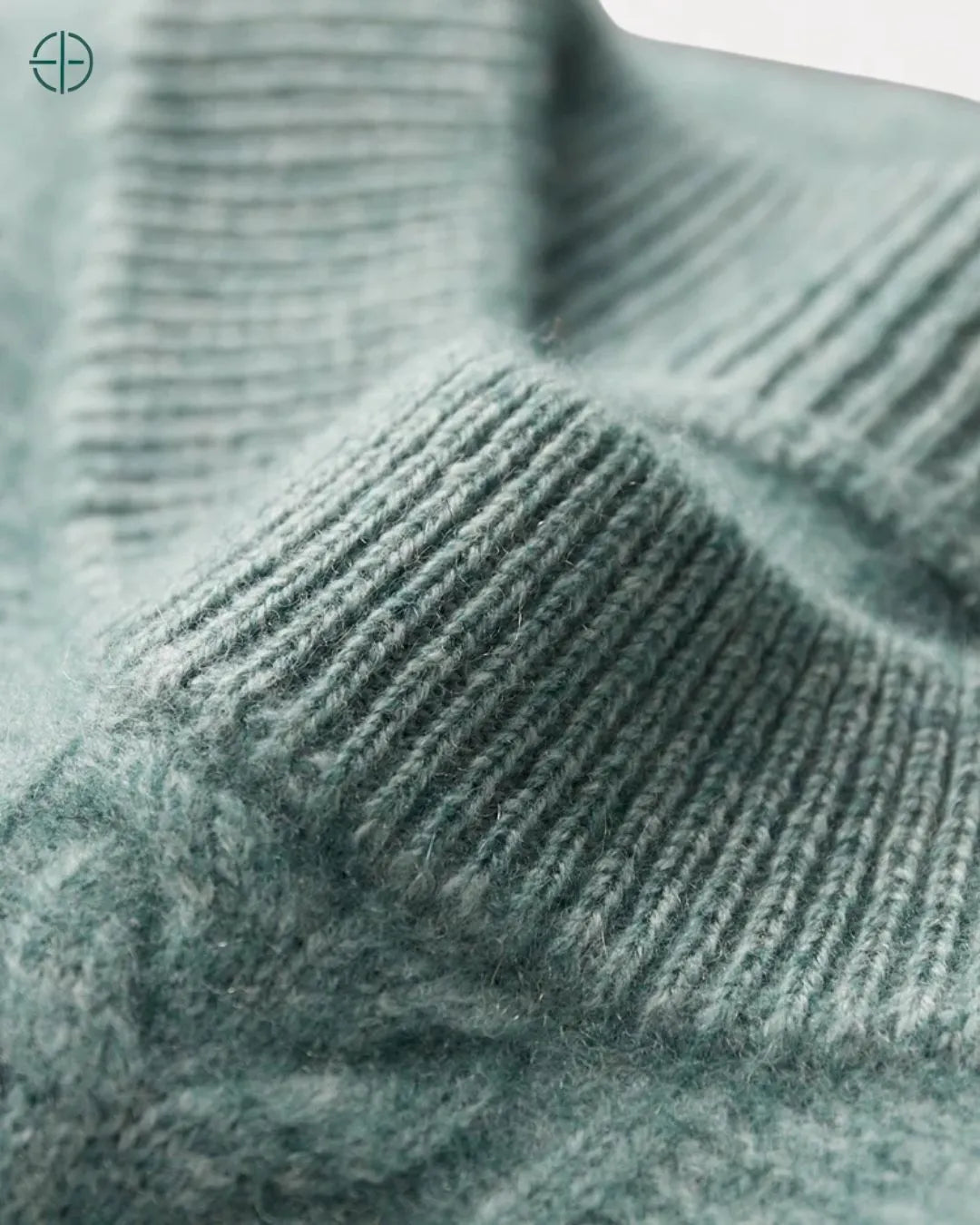 Detalhe das mangas mostrando a espessura e elasticidade do tecido