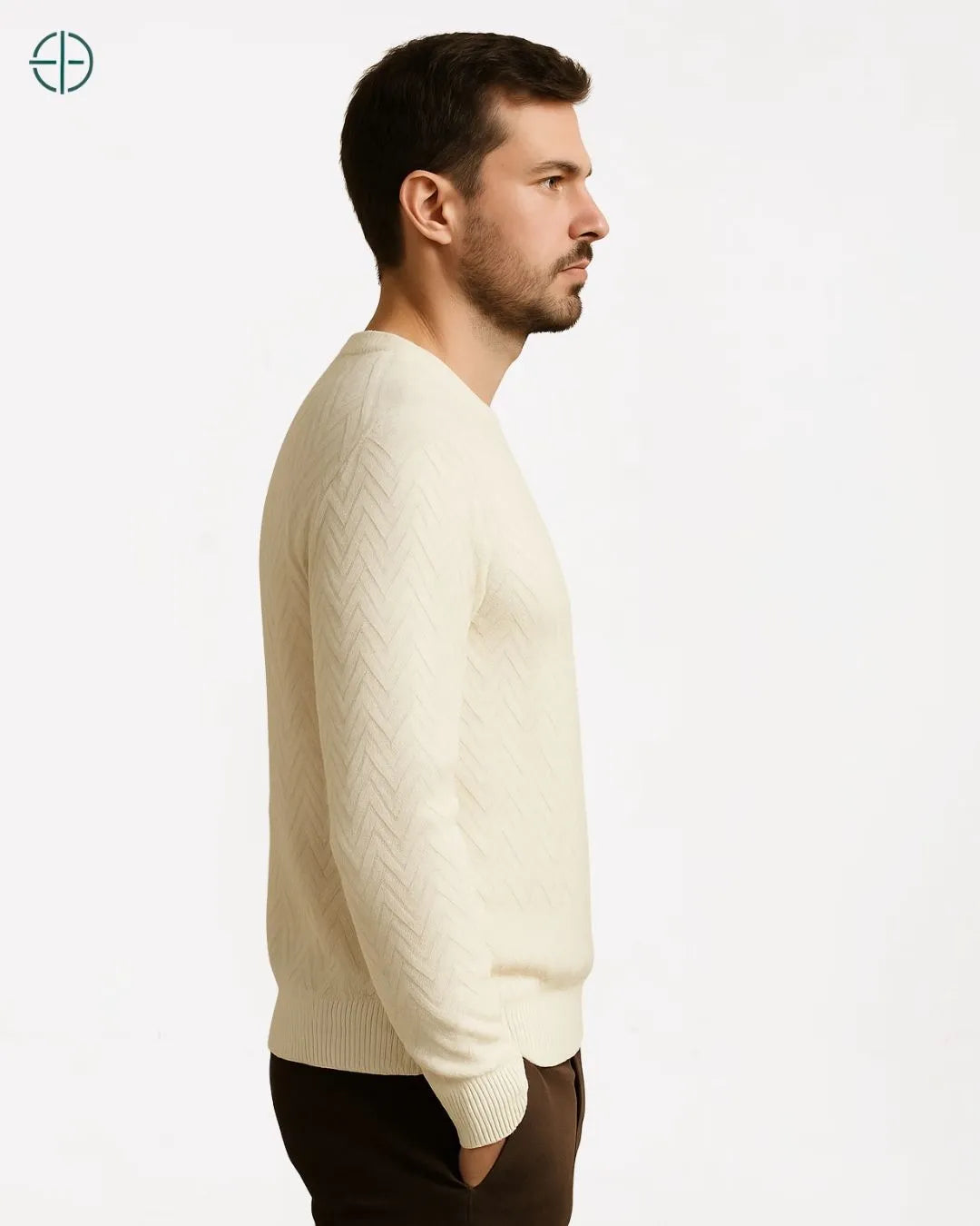 Pulôver em caxemira com visual sofisticado em fundo escuro luxuoso