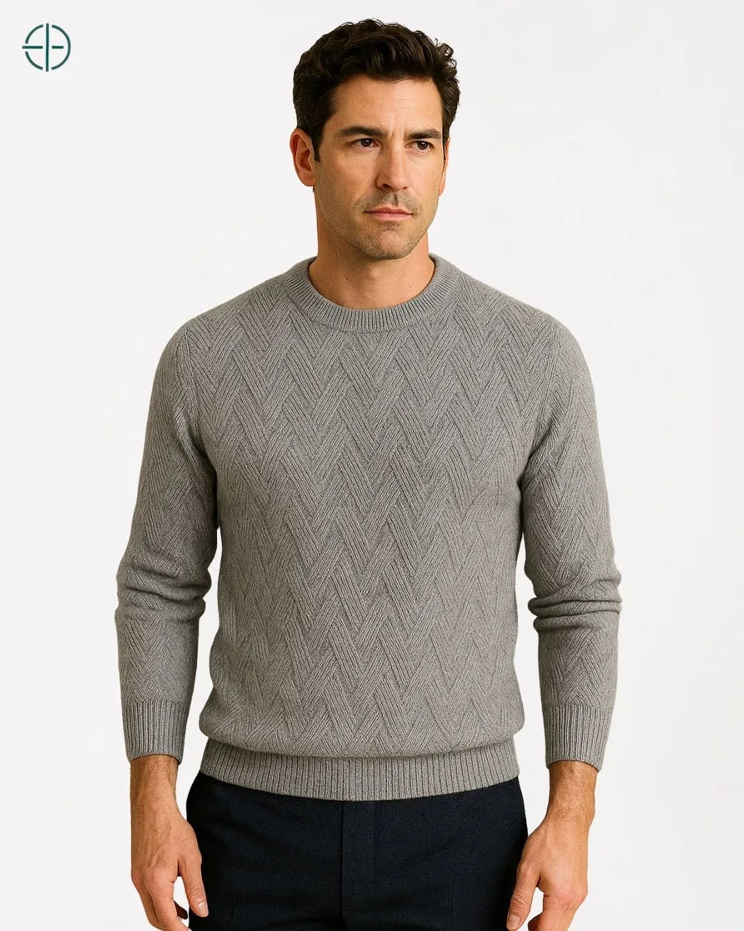 Pulôver masculino de caxemira moldando o corpo com imponência old money
