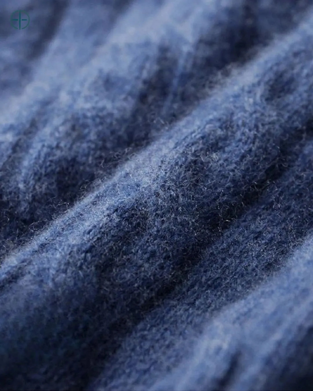 Look clássico e atemporal com pulôver de 100% caxemira, ideal para o inverno.