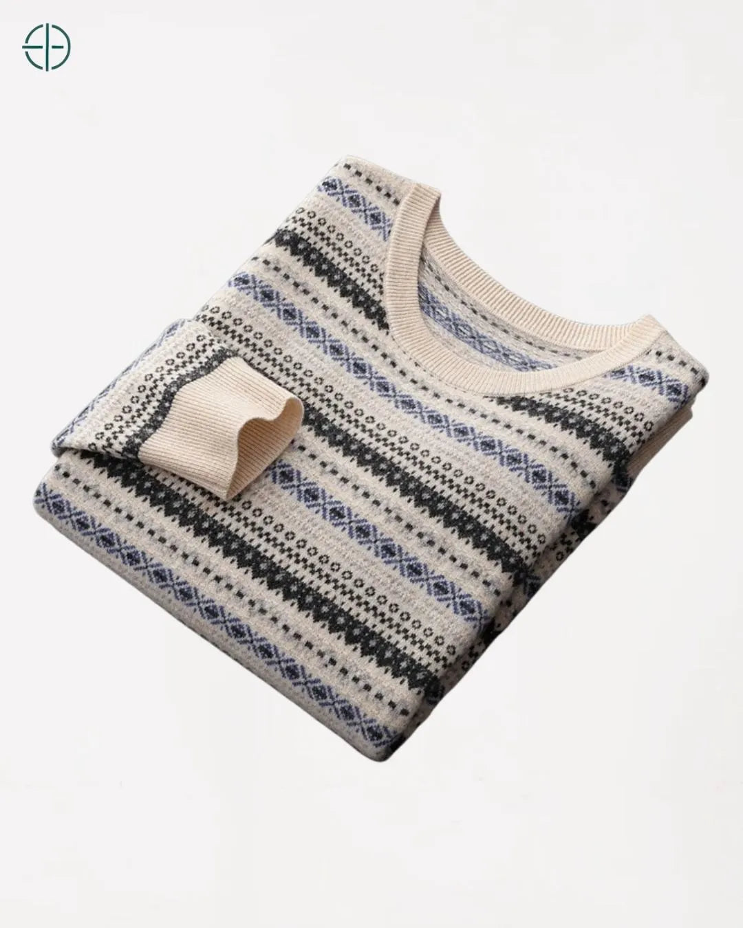 Close-up da gola careca do pulôver, com o acabamento denso da caxemira.