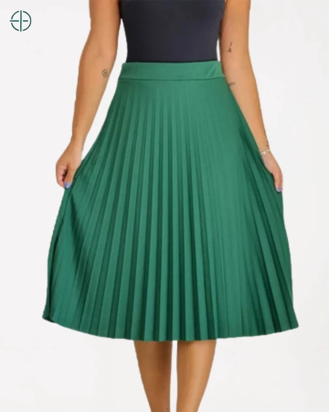 saia combinada com blusa básica para visual casual e elegante