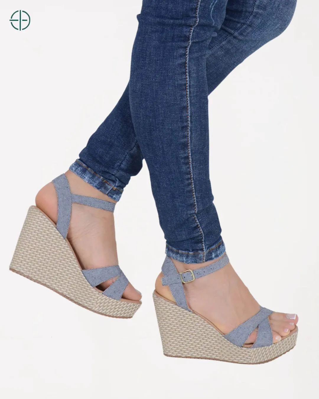 Sandália Anabela Plataforma Modelo 2025, perfeita para conforto e estilo em qualquer ocasião.