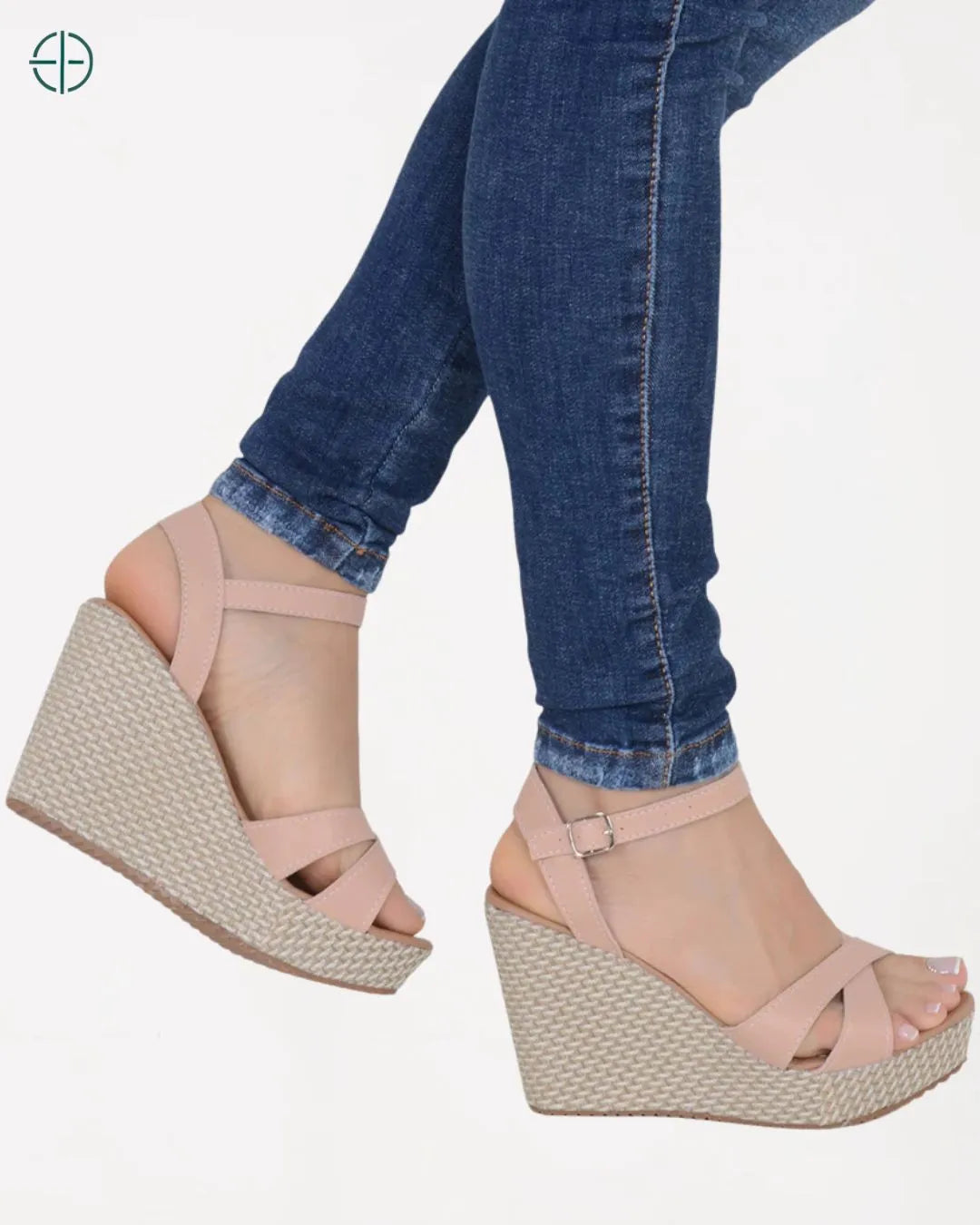 Calçado feminino anabela plataforma, estiloso e perfeito para o verão.