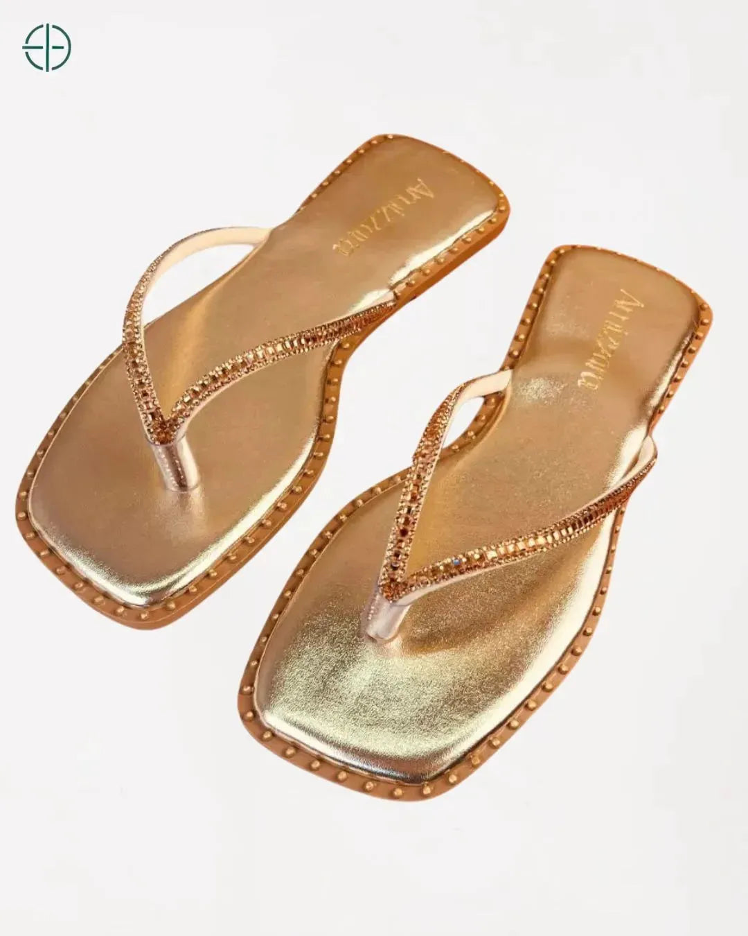 Sandália feminina confortável e durável, feita com materiais premium.