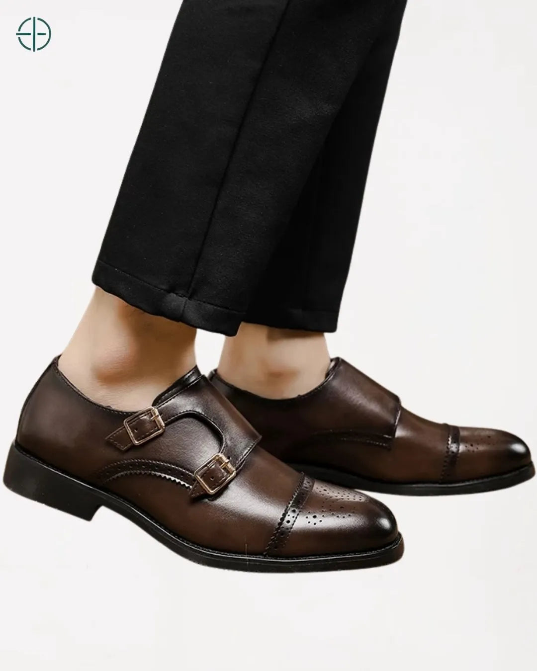 sapato masculino marrom clássico com design moderno