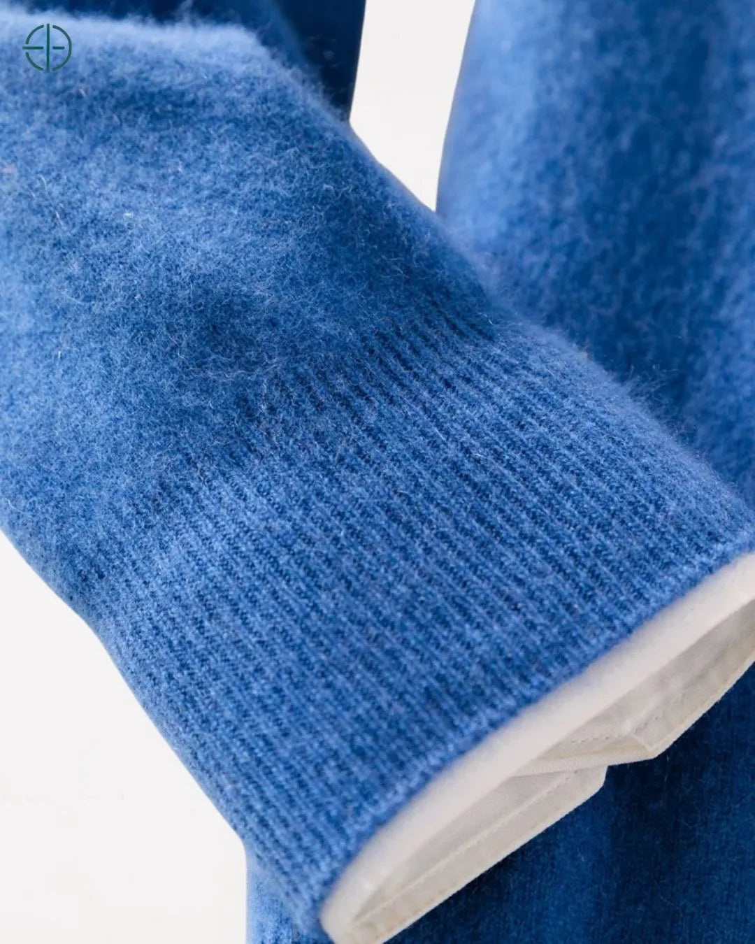 Vista em três quartos traseira direita, mostrando o contorno da peça.