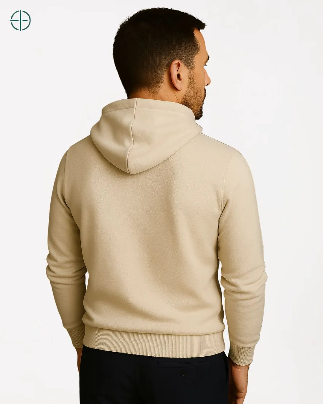 Close no capuz de caxemira, com foco na suavidade e conforto do tecido.