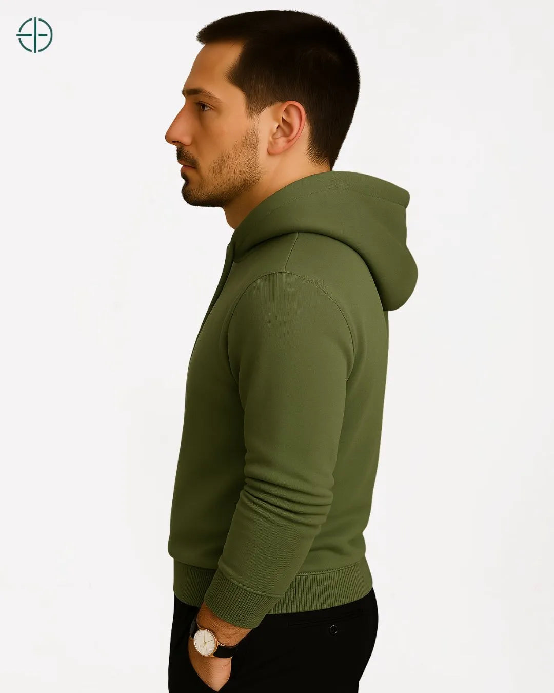 Detalhe do punho e acabamento do suéter 100% caxemira premium.