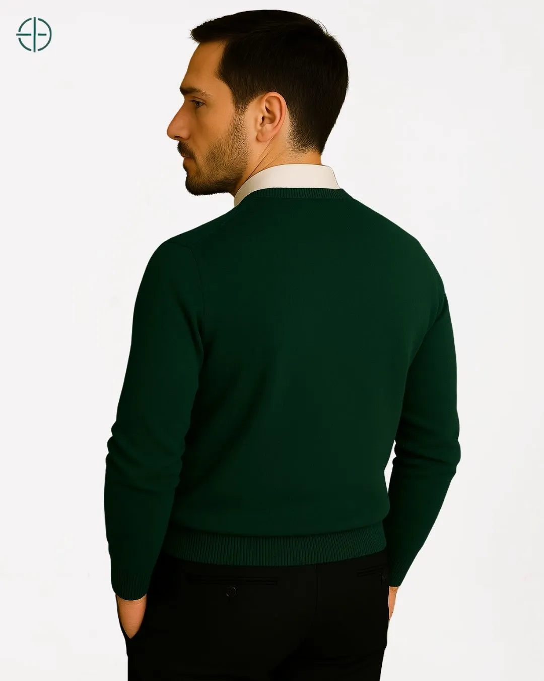 Textura fina da malha de caxemira visível em close no suéter premium