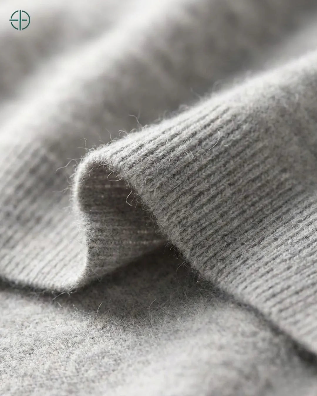 Suéter Feminino Gola Alta 100% Caxemira | Rest Money™