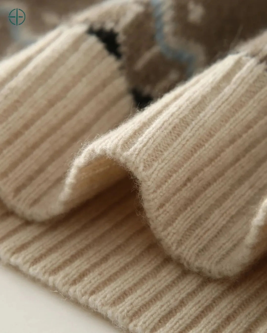 Cardiga_Geometrica_com_Ziper_100_Caxemira_