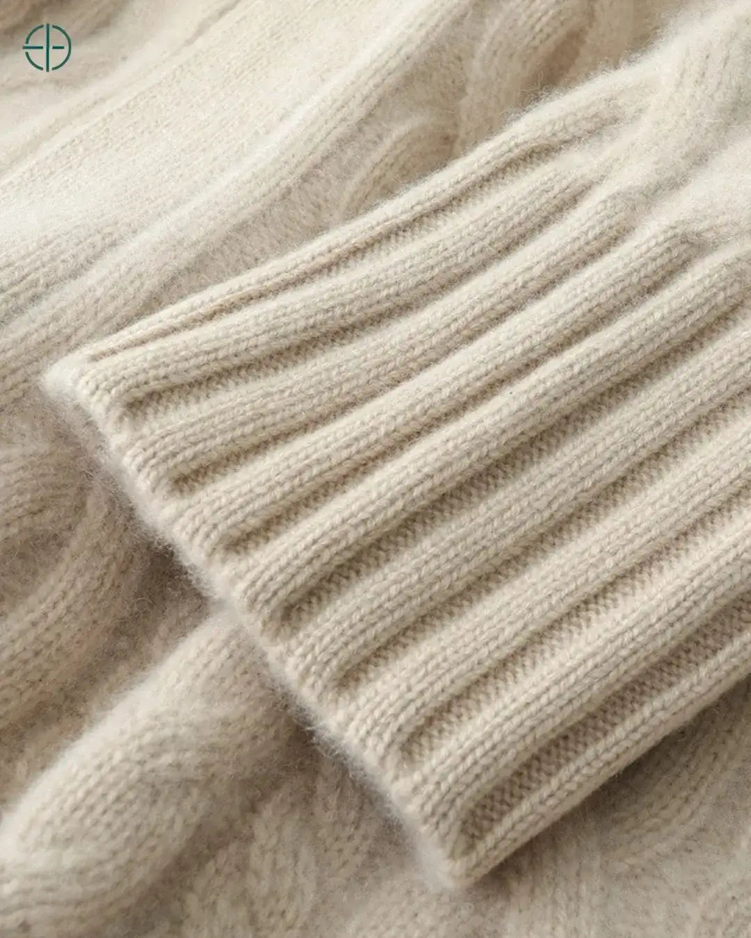 Sobretudo_Longo_Trancado_com_Capuz_100_Caxemira_