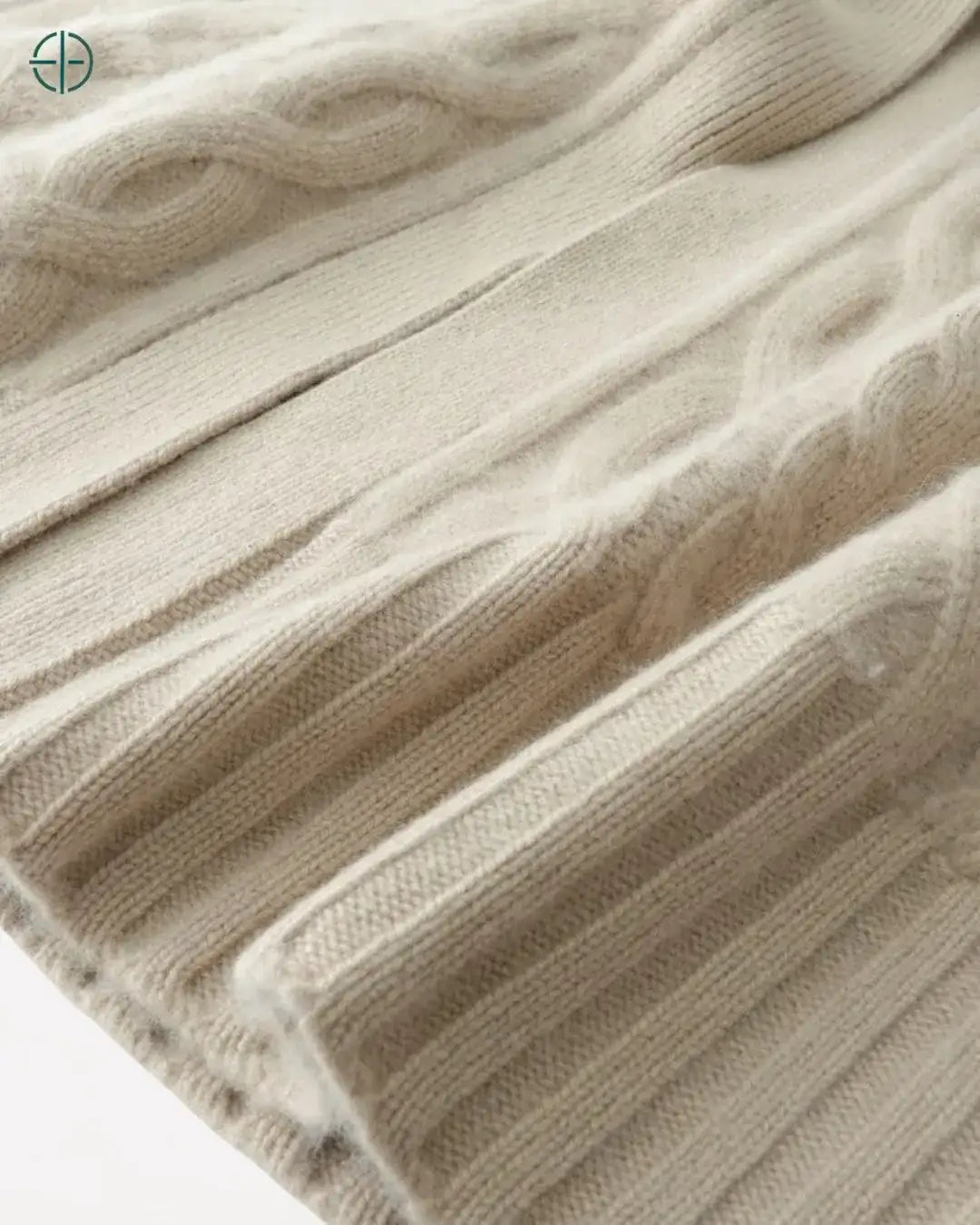 Sobretudo_Longo_Trancado_com_Capuz_100_Caxemira_