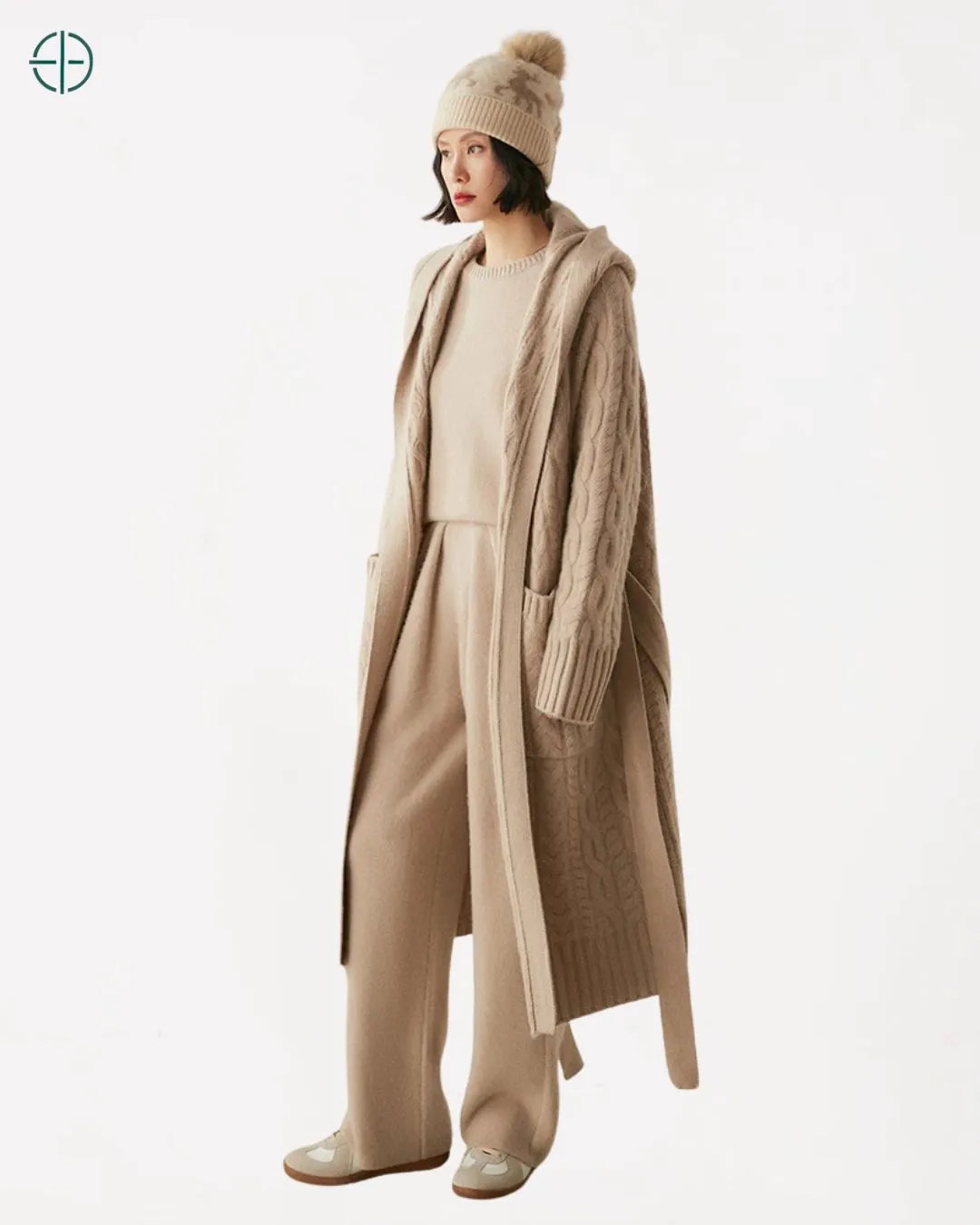 Sobretudo_Longo_Trancado_com_Capuz_100_Caxemira_