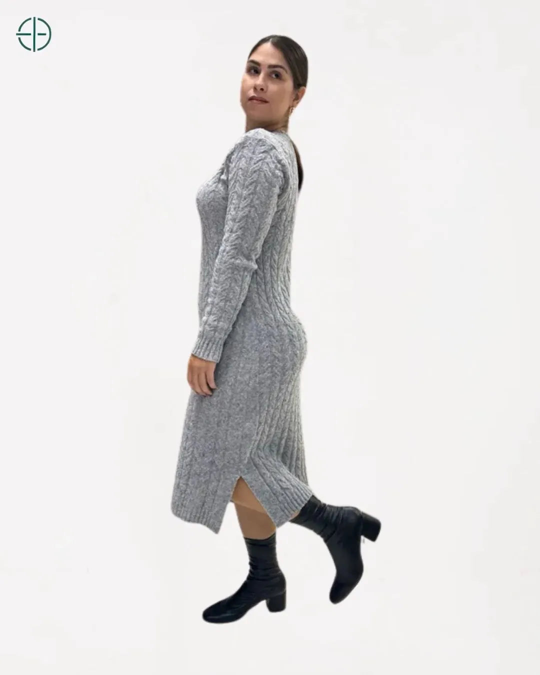 Imagem do vestido de tricot grosso com fenda, elegante e imponente

