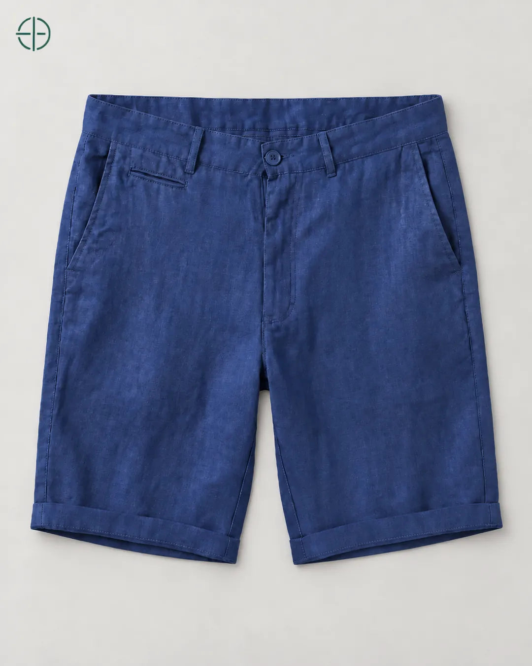 Bermuda 100% Linho Belga Masculina, cor Azul, Produto estendido de frente, em estúdio profissional com fundo cinza ostra.
