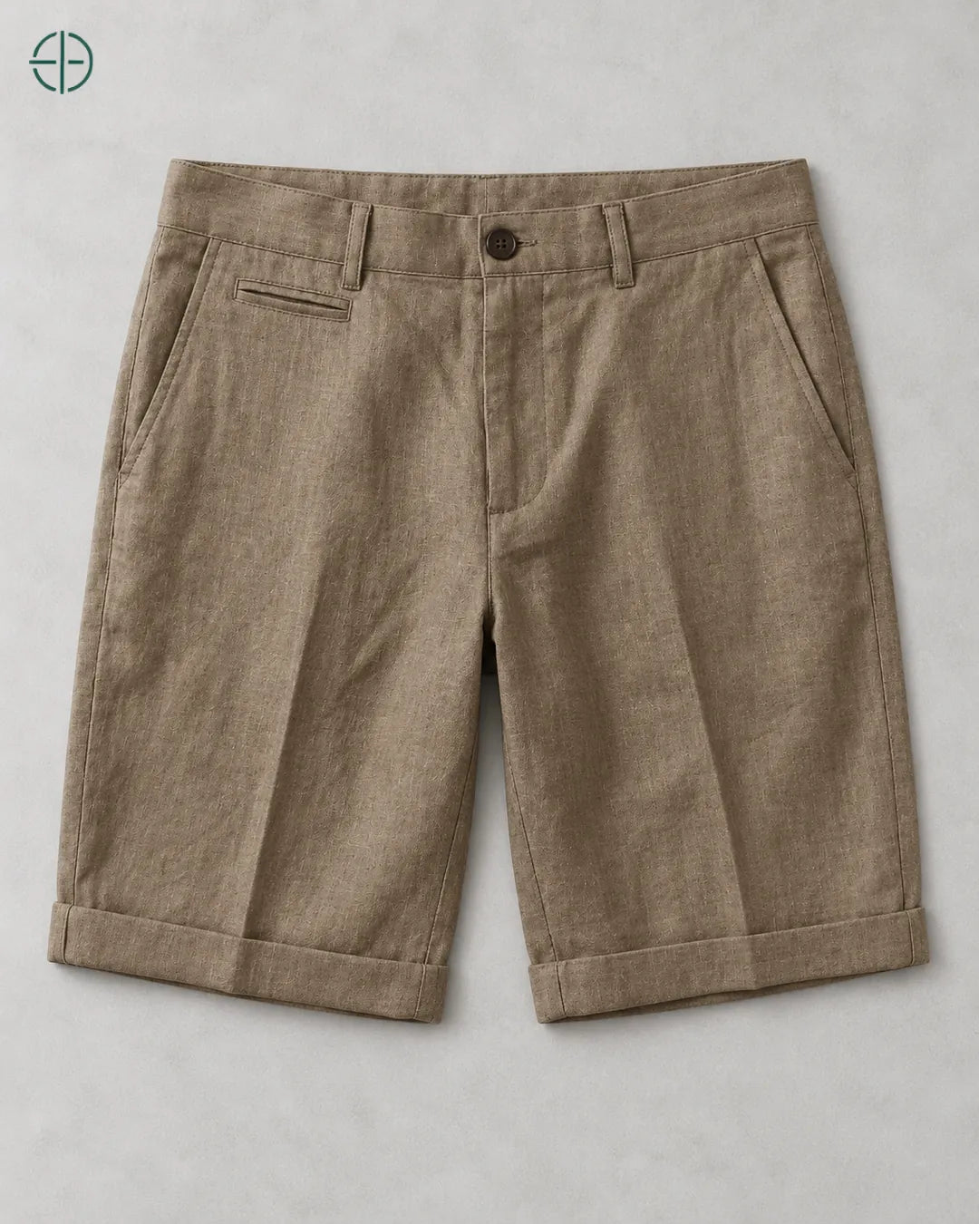 Bermuda 100% Linho Belga Masculina, cor Marrom, Produto estendido de frente, em estúdio profissional com fundo cinza ostra.