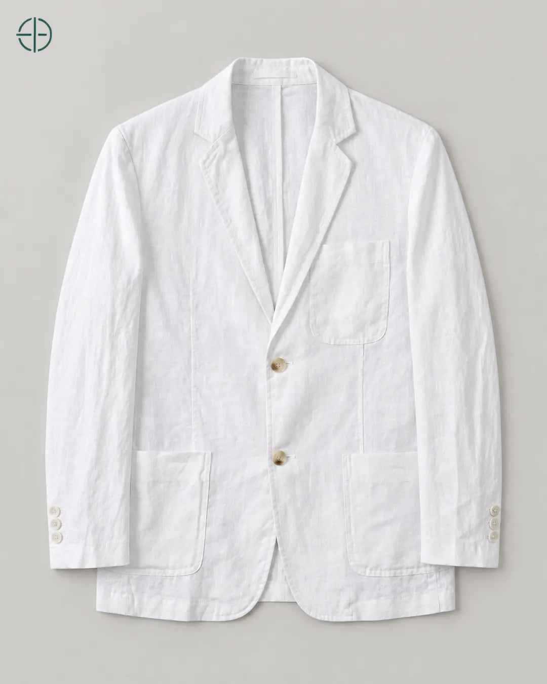 Blazer 100% Linho Belga, cor Branco, produto estendido no chão, câmera vertical, vista frontal. Fotografia de produto Rest Money.