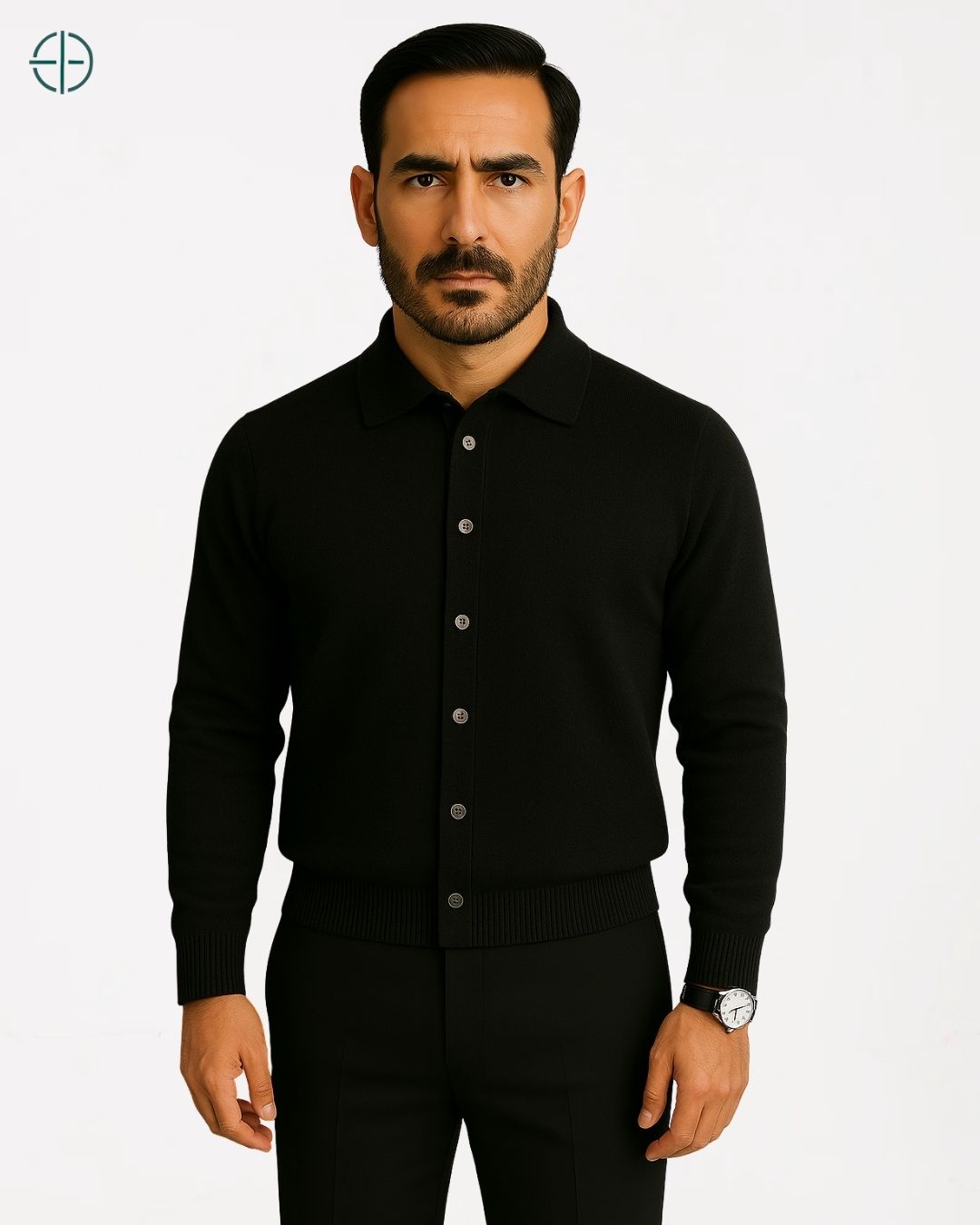O avesso da blusa, mostrando um acabamento tão perfeito quanto o lado externo.

