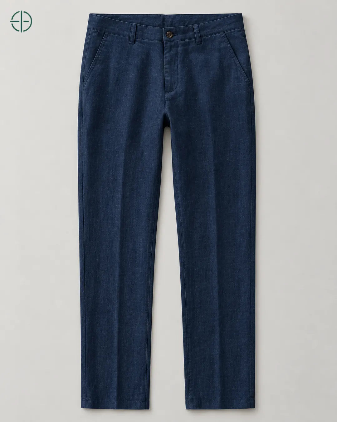 Calça 100% Linho Belga Masculina, cor Azul Marinho, produto estendido no chão, câmera vertical, vista frontal. Fotografia de produto Rest Money.