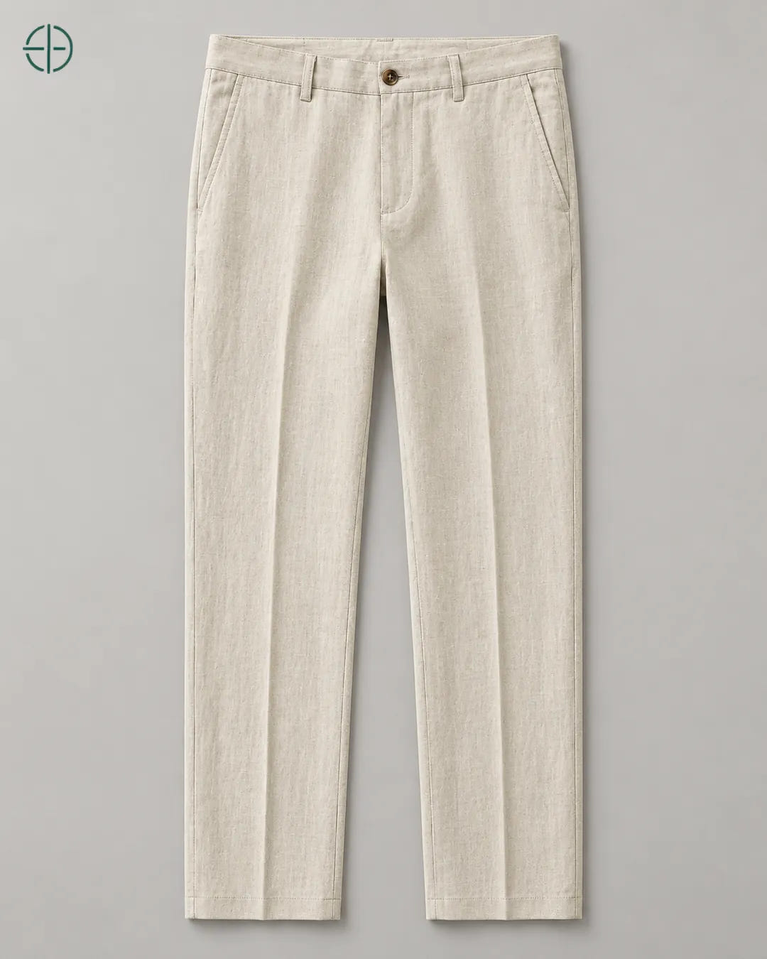 Calça 100% Linho Belga Masculina, cor Bege, produto estendido no chão, câmera vertical, vista frontal. Fotografia de produto Rest Money.